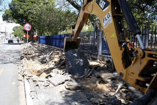 entorno-do-jardim-sao-benedito-recebe-nova-calcada