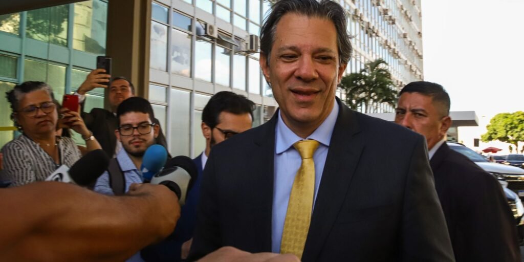 haddad-comemora-aprovacao-da-isencao-do-ir-na-camara:-“foi-um-golaco!”