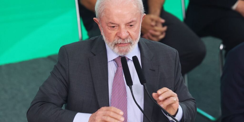 lula-reune-ministros-no-alvorada-e-discute-operacao-policial-no-rio