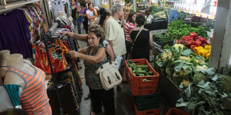 inpc-recua-para-0,03%-em-outubro-e-acumula-4,49%-em-12-meses
