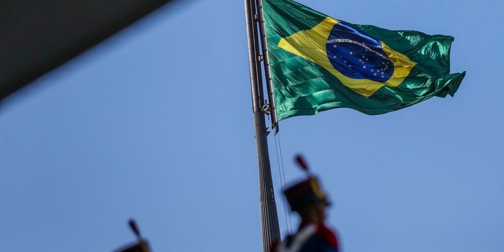 politicos-e-autoridades-celebram-queda-da-lei-magnitsky-contra-moraes