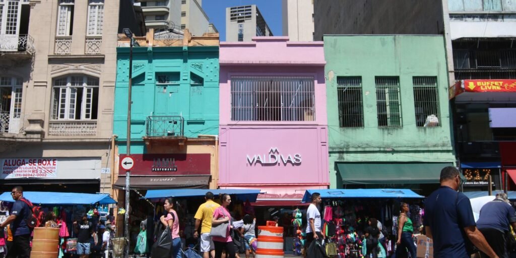 consumo-das-familias-compensa-juros-e-leva-desemprego-ao-menor-nivel