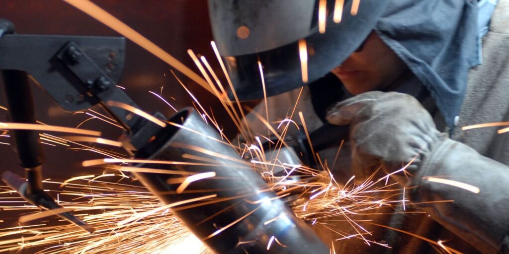 cni:-faturamento-da-industria-fica-estagnado-em-2025