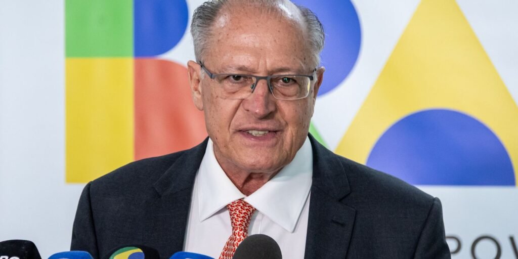 tarifa-global-de-15%-dos-eua-e-boa-para-o-brasil,-diz-alckmin