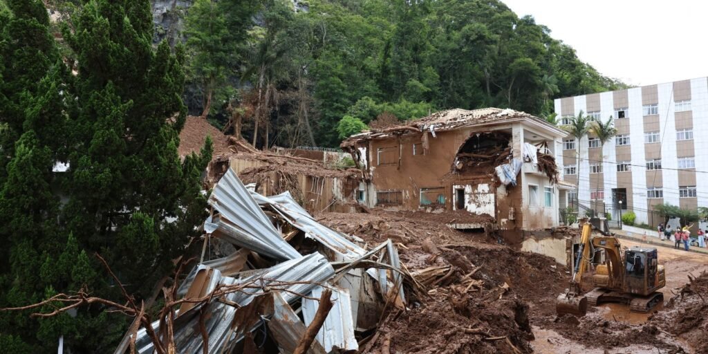 lula-deve-sobrevoar-areas-afetadas-pelas-chuvas-em-mg-neste-sabado 