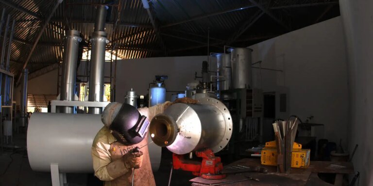 faturamento-da-industria-sobe-2,3%-em-janeiro,-mas-esta-abaixo-de-2025